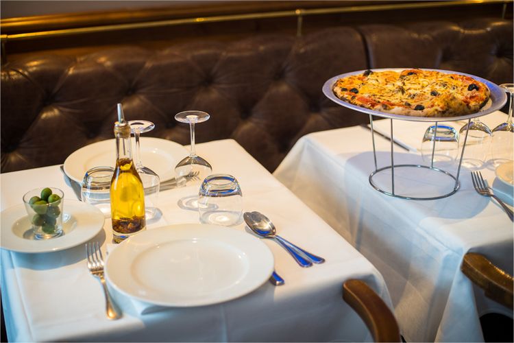 Réservez en ligne: Villa Rocca Restaurant à Marseille (13008)